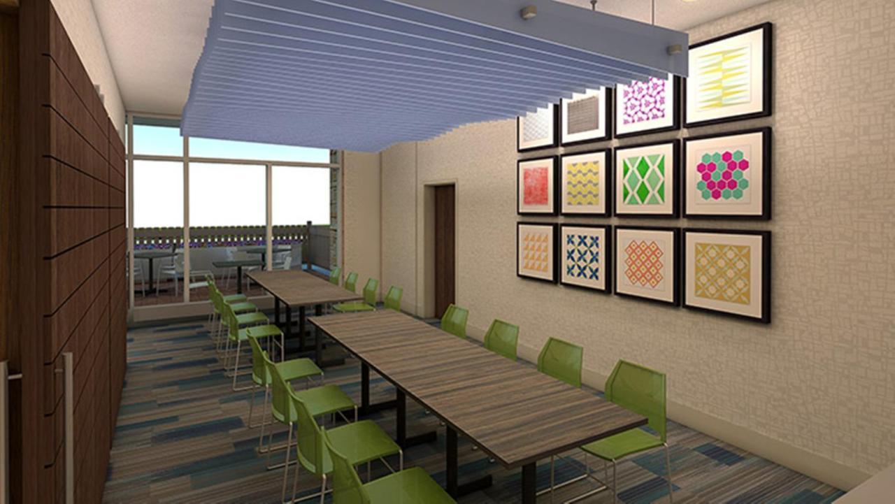 Holiday Inn Express & Suites - Dallas Market Center By Ihg Zewnętrze zdjęcie